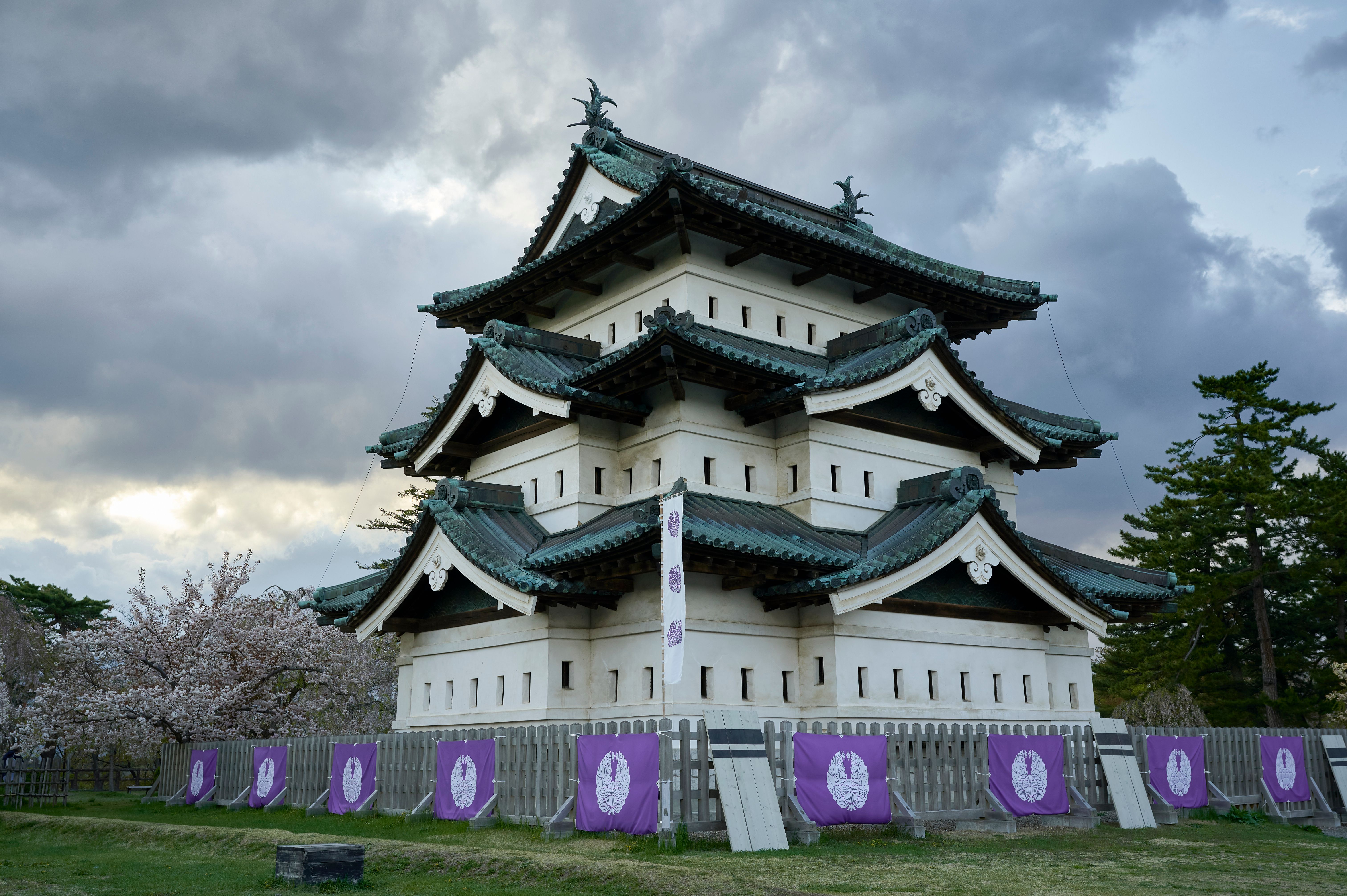 Hirosaki Castle: The Tsugaru Clan’s Fortress and Japan’s Northernmost Original Tower